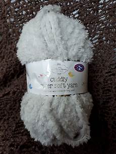 Colored 100 % Polyester Yarns